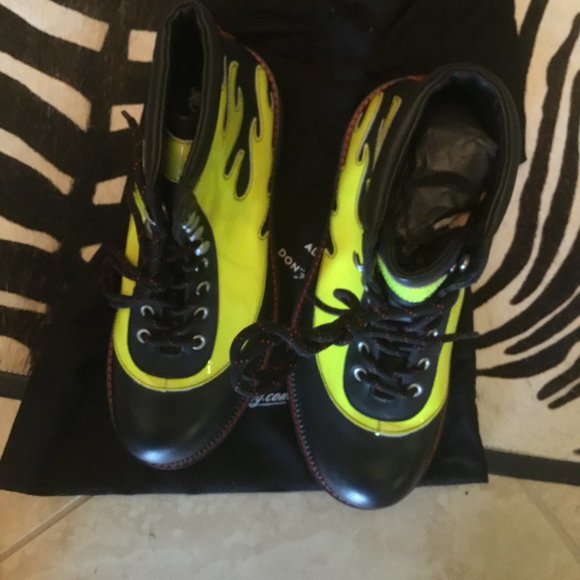 John Fluevog Shoes - John Fluevog Pyro Unisex Boots 12W 10M New unisex